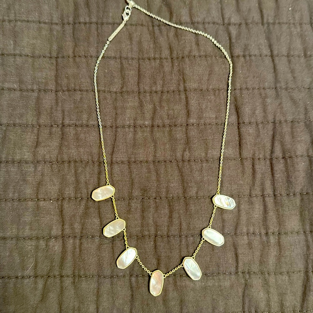 Kendra Scott mother of pearl “meadow” necklace